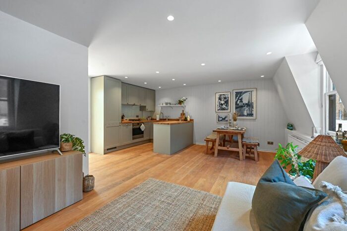 2 Bedroom Flat To Rent In Bingham Place, Marylebone, W1U