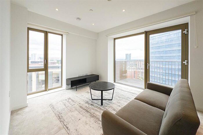 3 Bedroom Apartment For Sale In Local Crescent, M5