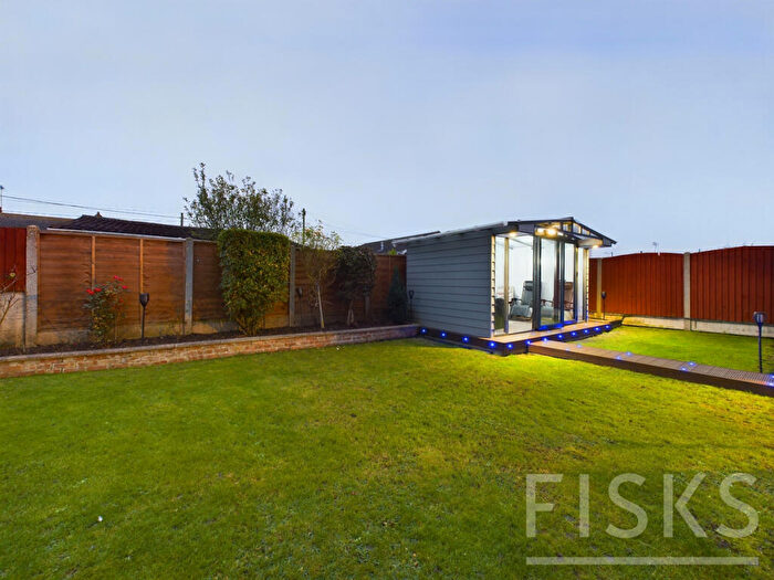 4 Bedroom Detached House For Sale In Zider Pass, Canvey Island, SS8