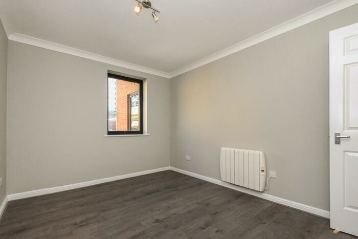 1 Bedroom Flat To Rent In Lady Booth Road, Kingston Upon Thames, KT1