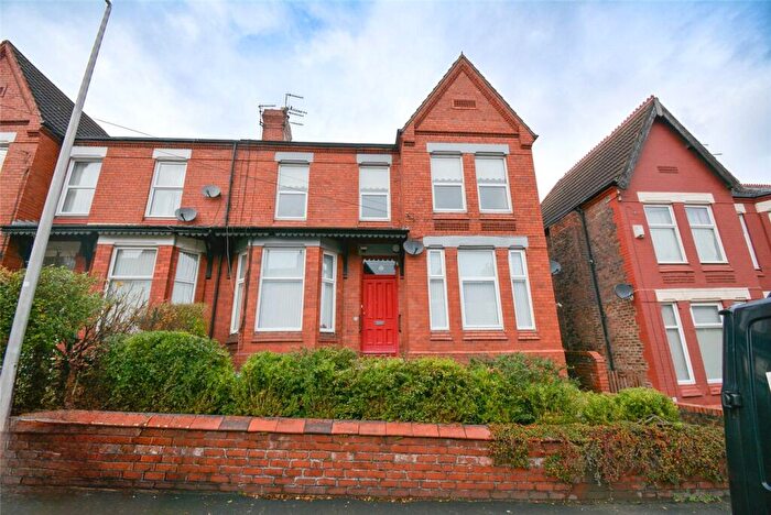 3 Bedroom Maisonette For Sale In Radnor Drive, New Brighton, Wirral, CH45