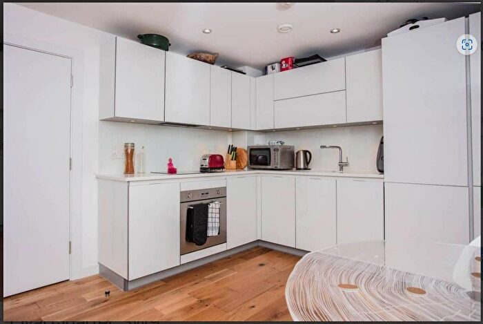 1 Bedroom Flat To Rent In Bramah Road, Oval, London, SW9