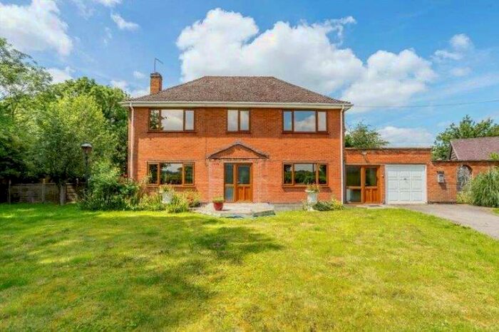 3 Bedroom Detached House For Sale In The Emms, Fosse Way, Chesterton, Leamington Spa, Warwickshire CV33