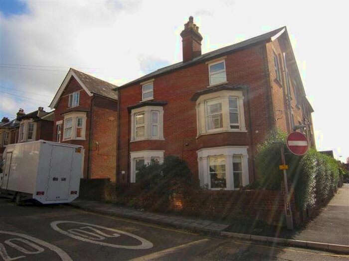 1 Bedroom Flat To Rent In Wyndham Road, Salisbury, SP1