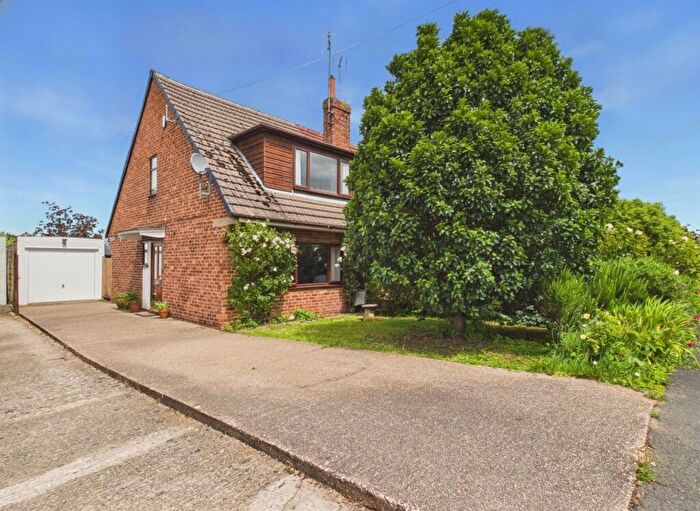 3 Bedroom Semi-Detached House For Sale In Standing Butts Close, Walton-on-trent, Swadlincote, Derbyshire, DE12