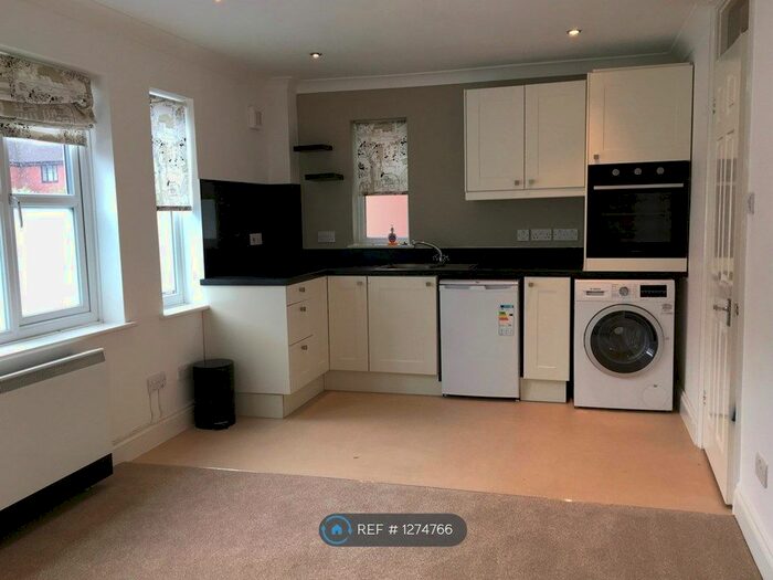 1 Bedroom Flat To Rent In Field Gardens, Steventon, Abingdon OX13
