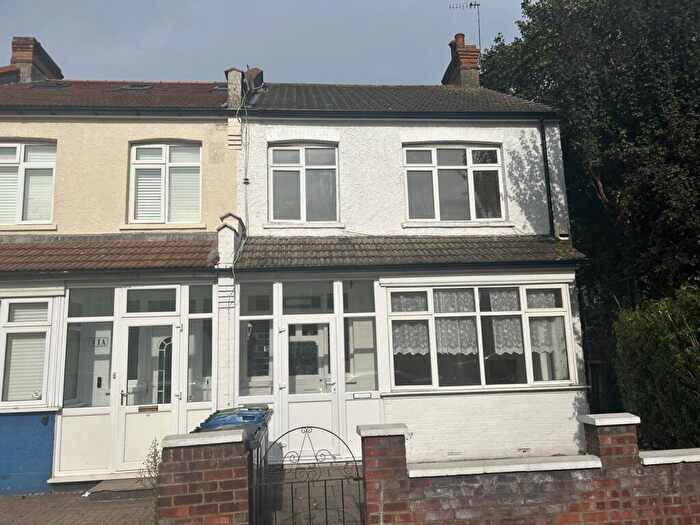 3 Bedroom End Of Terrace House To Rent In Shirley Road, Croydon, CR0
