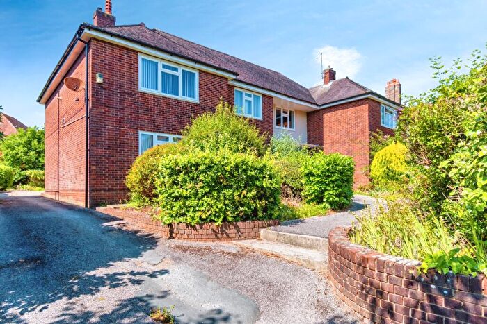 2 Bedroom Flat For Sale In Leigh Road, Highfield, Southampton, SO17