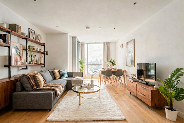 1 Bedroom Flat For Sale In Biscayne Avenue, London, E14