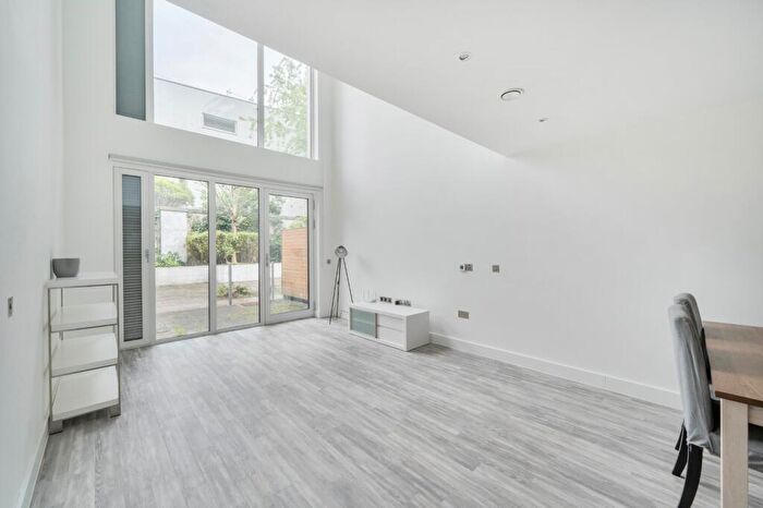 1 Bedroom Flat For Sale In Junction Road, Tufnell Park, London, N19