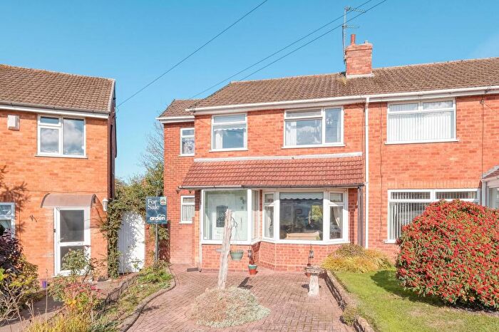 4 Bedroom Semi-Detached House For Sale In Longhurst Croft, Birmingham, B31