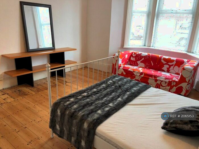 2 Bedroom Flat To Rent In Forsyth Road, Newcastle Upon Tyne, NE2