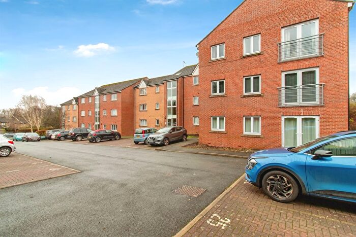 2 Bedroom Flat For Sale In Fieldmoor Lodge, Pudsey, LS28
