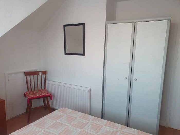 4 Bedroom Semi-Detached House To Rent In Preston Hill, Harrow, HA3