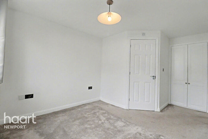 2 Bedroom Flat For Sale In Flavius Close, Newport, NP18