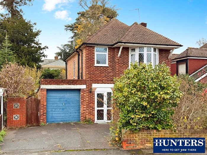 3 Bedroom Detached House For Sale In Pine Grove, Penenden Heath, Maidstone, ME14