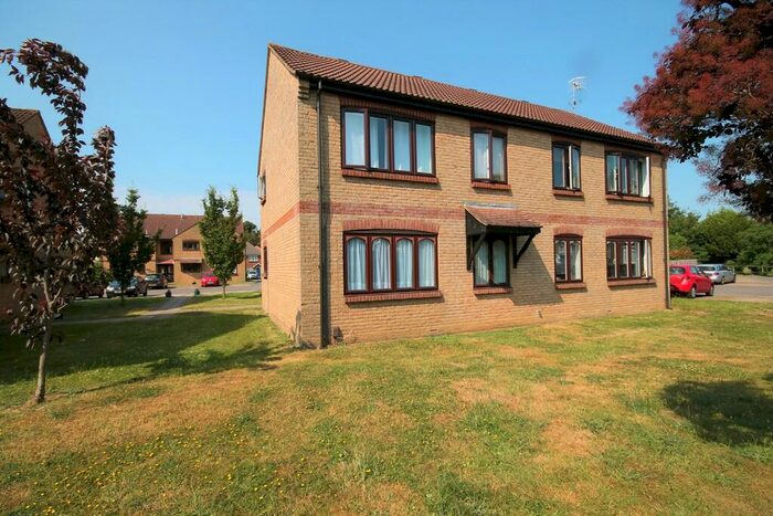 1 Bedroom Ground Flat To Rent In Dorking, RH4