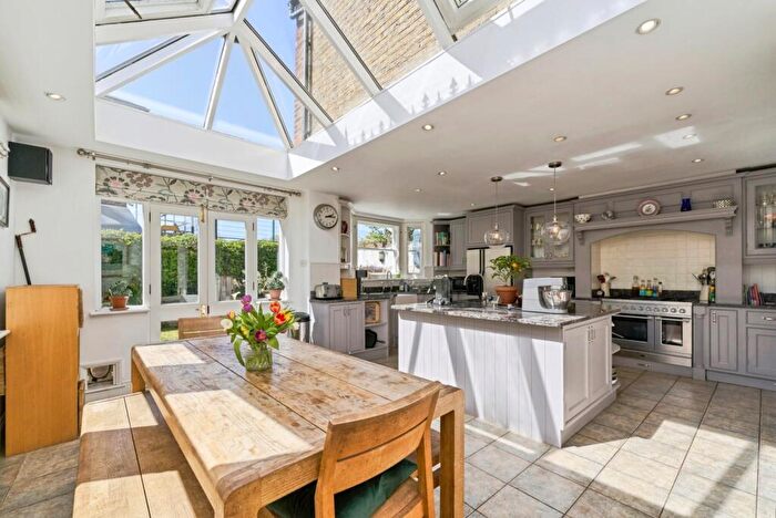 5 Bedroom Detached House For Sale In Minerva Road, Kingston Upon Thames, KT1