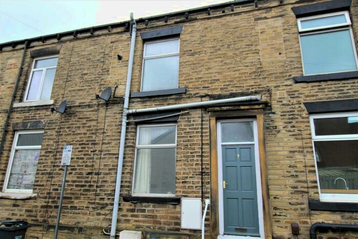 1 Bedroom Terraced House To Rent In George Street, Brighouse, HD6