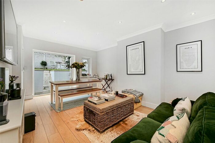 1 Bedroom Flat To Rent In Barton Road, London, W14