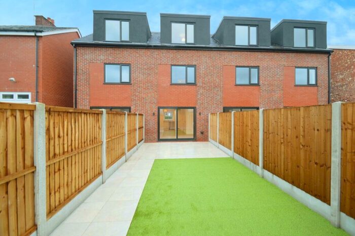 4 Bedroom House To Rent In Gladstone Street, Great Moor, Stockport, Cheshire, SK2