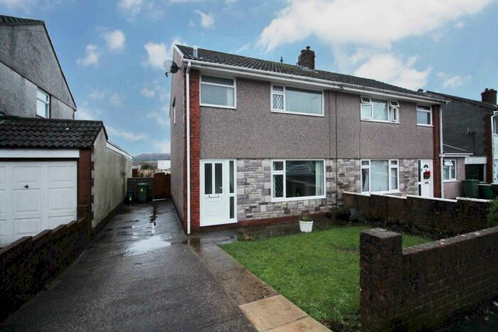 3 Bedroom Semi-Detached House To Rent In Heol Hensol, Beddau, CF38