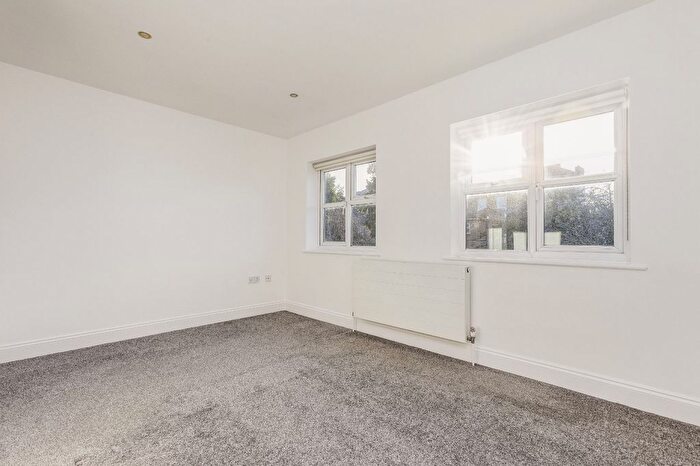 3 Bedroom Terraced House To Rent In Pownall Road, Hounslow, TW3