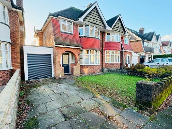 3 Bedroom Semi-Detached House To Rent In Stonor Road, Hall Green, Birmingham, B28