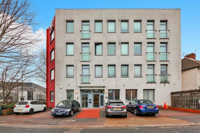 1 Bedroom Apartment To Rent In Wesley Avenue, Park Royal, London, NW10