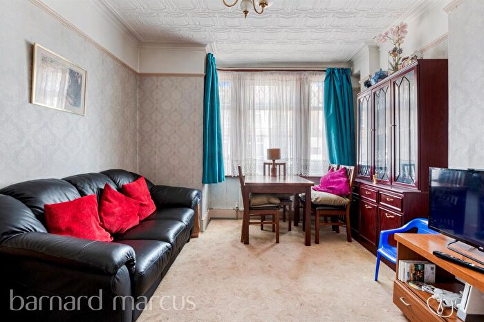 3 Bedroom Terraced House For Sale In Cecil Road, Croydon, CR0