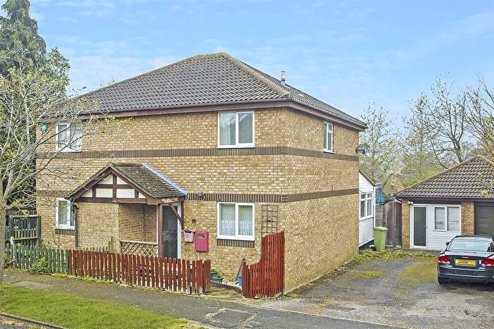 3 Bedroom Semi-Detached House To Rent In Stafford Grove, Shenley Church End, MK5