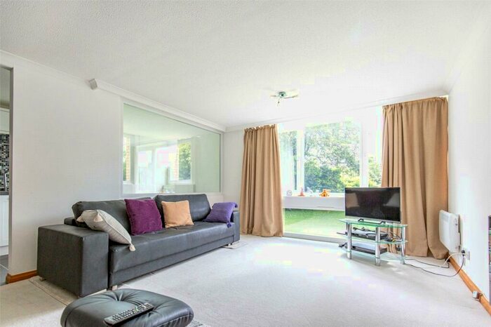 2 Bedroom Apartment To Rent In Durdham Park, Bristol, BS6