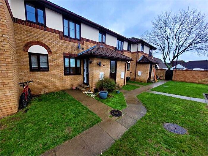 2 Bedroom Apartment To Rent In Brayfield Court, Leigh On Sea, Leigh On Sea, SS9