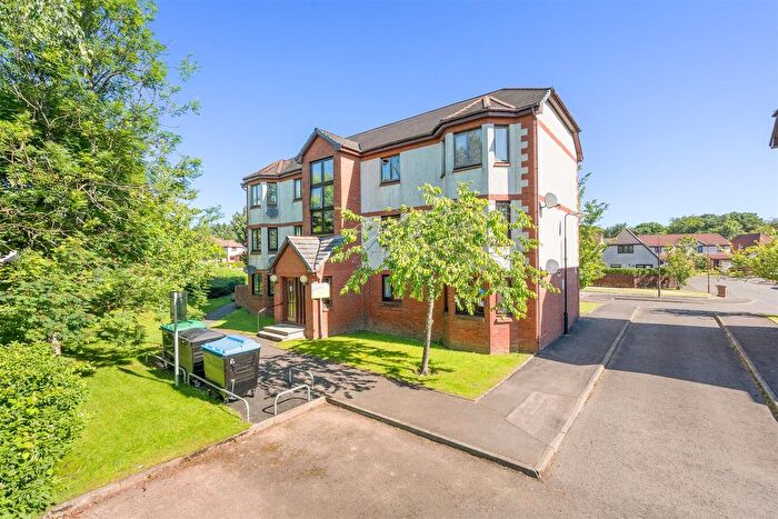 2 Bedroom Flat For Sale In Waverley Cresent, Livingston, EH54