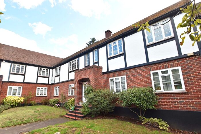 2 Bedroom Property For Sale In Arlington Lodge, Weybridge, KT13