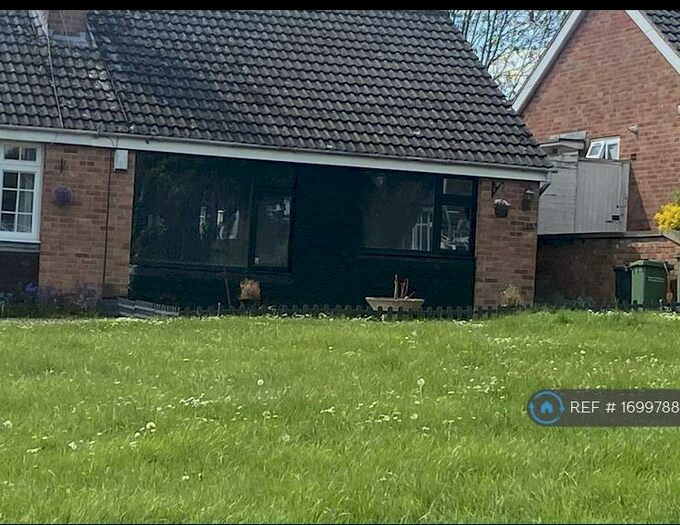 2 Bedroom Bungalow To Rent In Severn Road, Oadby, Leicester, LE2