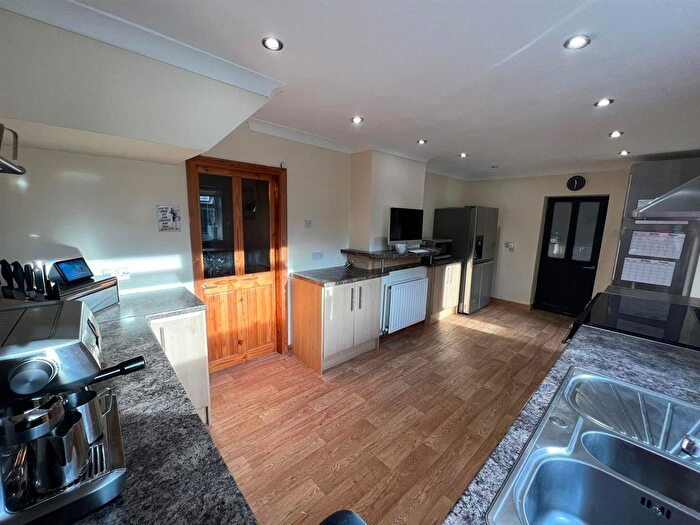 3 Bedroom Semi-Detached House For Sale In Wayside, Marsden, South Shields, NE34