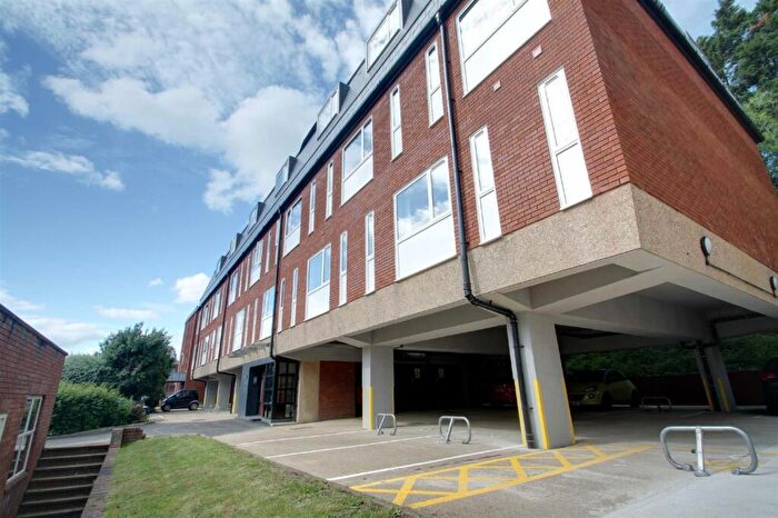 1 Bedroom Apartment To Rent In Arden Grove, Harpenden, AL5