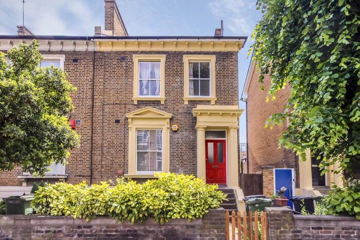 2 Bedroom Flat To Rent In Loughborough Road, London, SW9