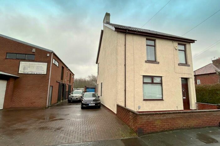 4 Bedroom Detached House For Sale In Benton Road, West Allotment, NE27