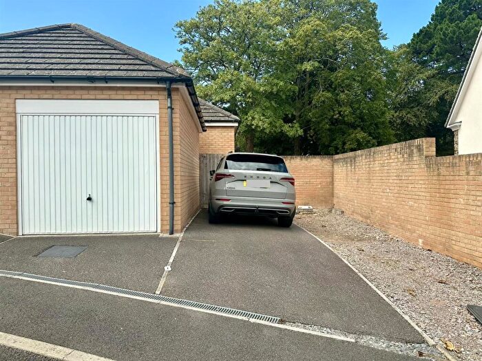 3 Bedroom Semi Detached House To Rent In York Rise, Bideford, EX39