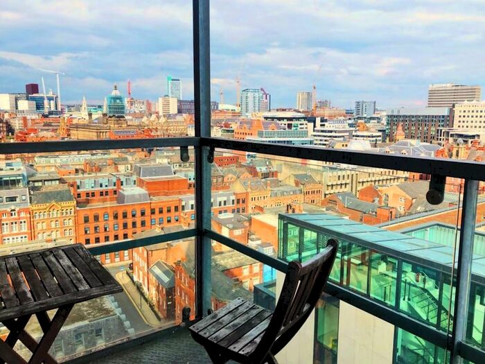 2 Bedroom Flat To Rent In Capital Quarter, West Point, Wellington Street, Leeds, LS1