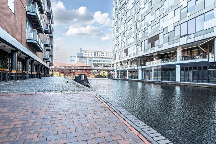 2 Bedroom Flat For Sale In Waterfront Walk, Birmingham, B1