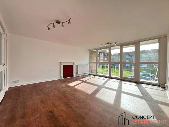 3 Bedroom Apartment To Rent In Basinghall Gardens, Sutton, SM2