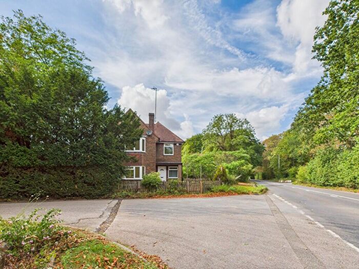 3 Bedroom Detached House To Rent In Guildford Road, Broadbridge Heath, RH12