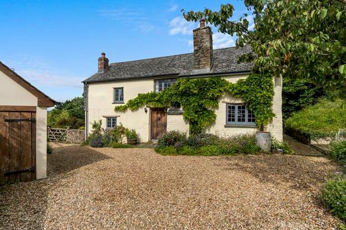 4 Bedroom Cottage To Rent In Whitstone, EX22