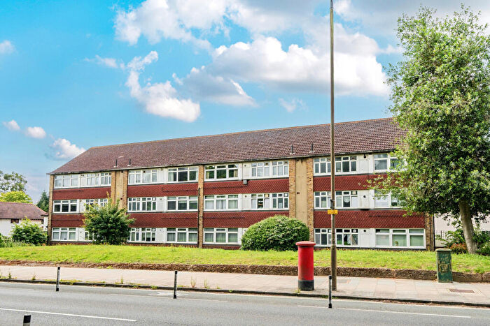 2 Bedroom Apartment For Sale In Lemonwell Drive, London, SE9