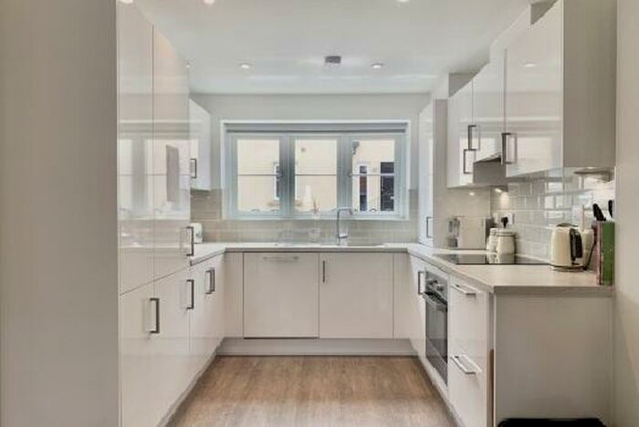 3 Bedroom House To Rent In Orchard Mead, Berewood, PO7