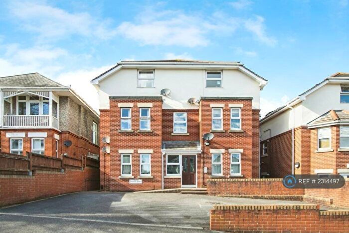 2 Bedroom Flat To Rent In Shannon Court, Bournemouth, BH6