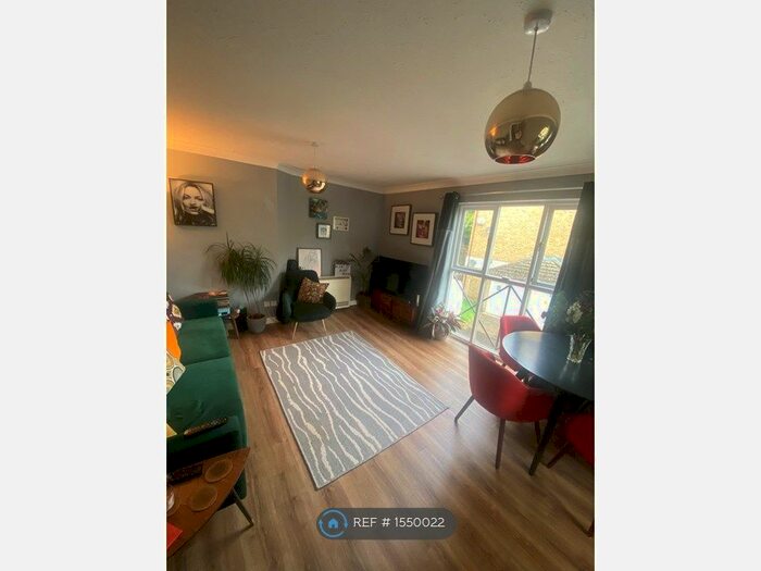1 Bedroom Flat To Rent In Water Lane, London, SE14